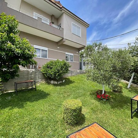 Ilvi Guesthouse Gjirokastër Екстериор снимка