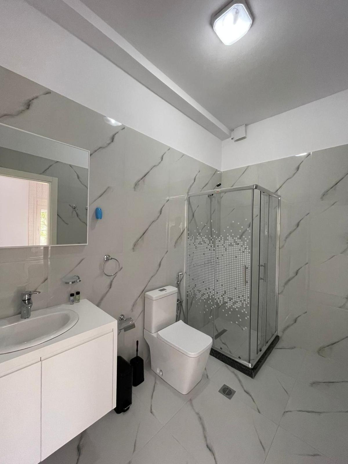 Ilvi Guesthouse Gjirokastër Екстериор снимка