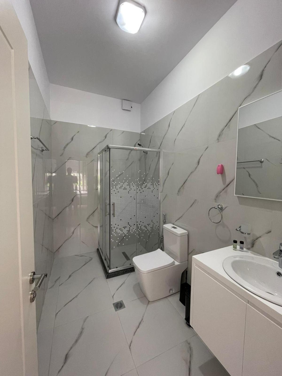 Ilvi Guesthouse Gjirokastër Екстериор снимка