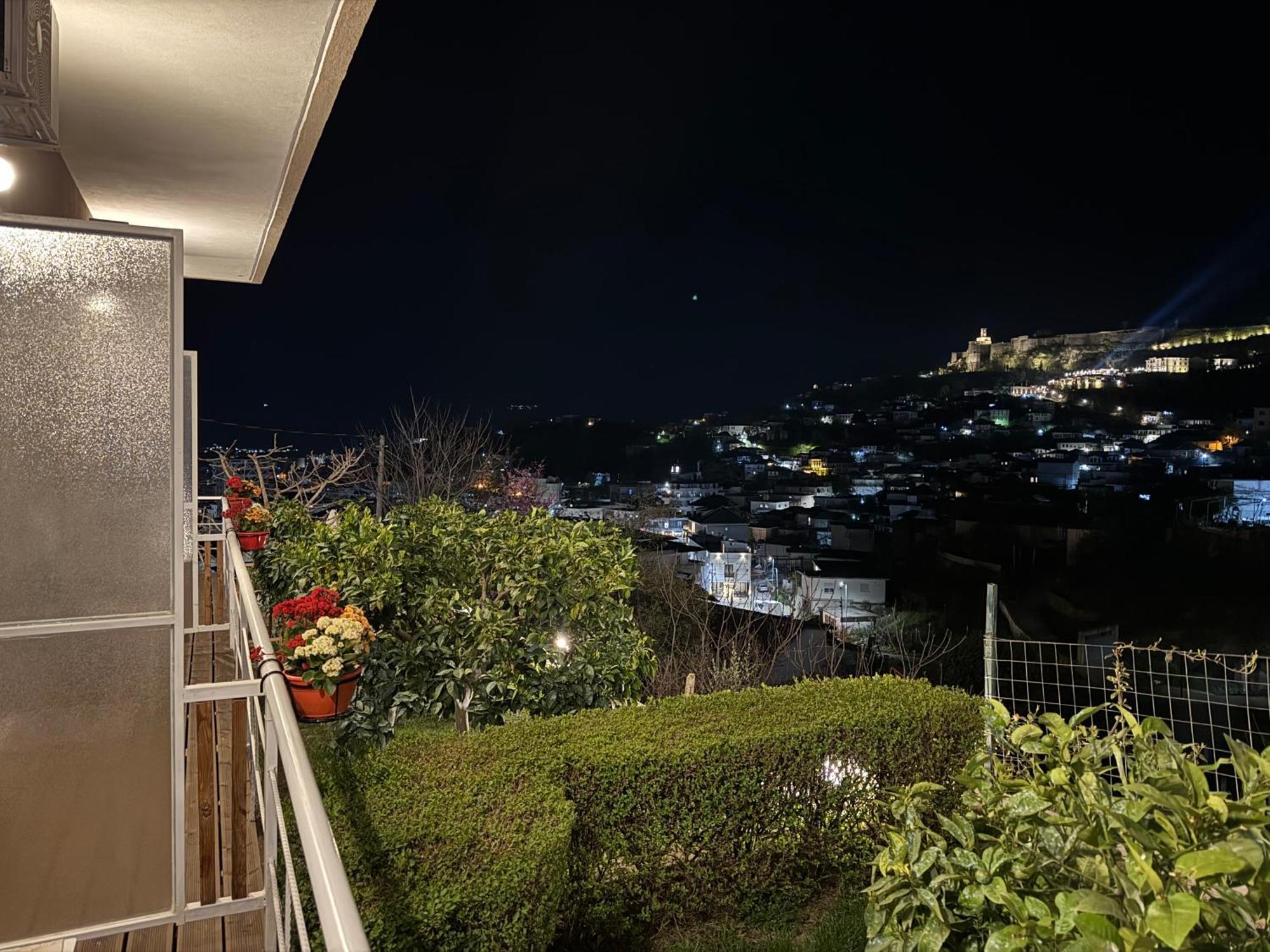 Ilvi Guesthouse Gjirokastër Екстериор снимка